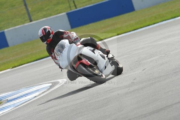 Motorcycle action photographs;Trackday digital images;donington;donington park leicestershire;donington photographs;event digital images;eventdigitalimages;no limits trackday;peter wileman photography;trackday;trackday photos