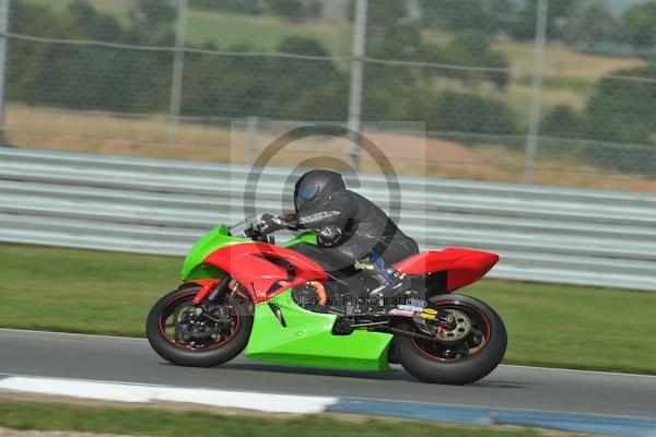 Motorcycle action photographs;Trackday digital images;donington;donington park leicestershire;donington photographs;event digital images;eventdigitalimages;no limits trackday;peter wileman photography;trackday;trackday photos
