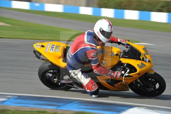 Motorcycle action photographs;Trackday digital images;donington;donington park leicestershire;donington photographs;event digital images;eventdigitalimages;no limits trackday;peter wileman photography;trackday;trackday photos