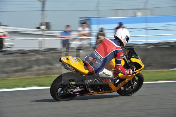 Motorcycle action photographs;Trackday digital images;donington;donington park leicestershire;donington photographs;event digital images;eventdigitalimages;no limits trackday;peter wileman photography;trackday;trackday photos