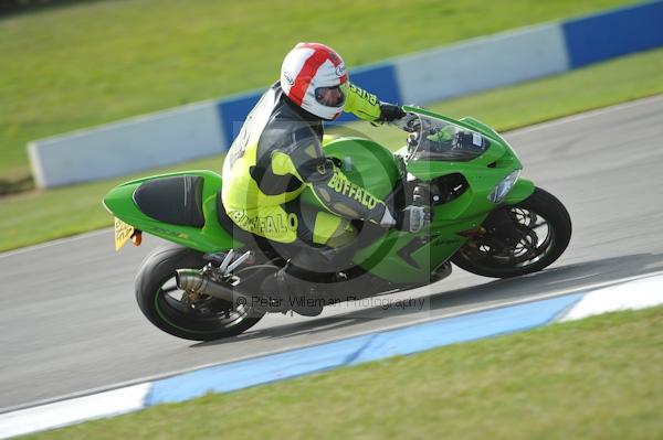 Motorcycle action photographs;Trackday digital images;donington;donington park leicestershire;donington photographs;event digital images;eventdigitalimages;no limits trackday;peter wileman photography;trackday;trackday photos