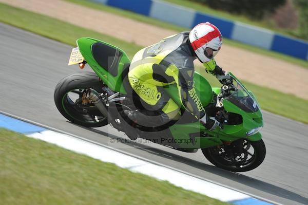 Motorcycle action photographs;Trackday digital images;donington;donington park leicestershire;donington photographs;event digital images;eventdigitalimages;no limits trackday;peter wileman photography;trackday;trackday photos