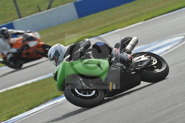 Motorcycle action photographs;Trackday digital images;donington;donington park leicestershire;donington photographs;event digital images;eventdigitalimages;no limits trackday;peter wileman photography;trackday;trackday photos