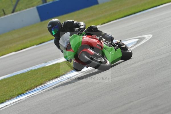 Motorcycle action photographs;Trackday digital images;donington;donington park leicestershire;donington photographs;event digital images;eventdigitalimages;no limits trackday;peter wileman photography;trackday;trackday photos
