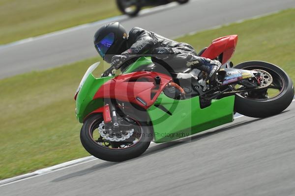Motorcycle action photographs;Trackday digital images;donington;donington park leicestershire;donington photographs;event digital images;eventdigitalimages;no limits trackday;peter wileman photography;trackday;trackday photos