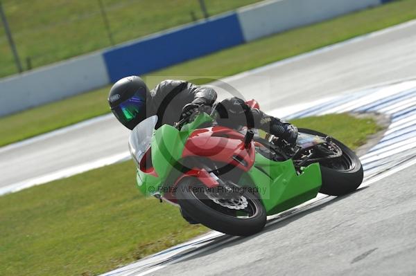 Motorcycle action photographs;Trackday digital images;donington;donington park leicestershire;donington photographs;event digital images;eventdigitalimages;no limits trackday;peter wileman photography;trackday;trackday photos