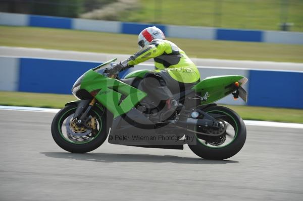 Motorcycle action photographs;Trackday digital images;donington;donington park leicestershire;donington photographs;event digital images;eventdigitalimages;no limits trackday;peter wileman photography;trackday;trackday photos