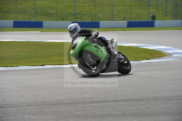 Motorcycle action photographs;Trackday digital images;donington;donington park leicestershire;donington photographs;event digital images;eventdigitalimages;no limits trackday;peter wileman photography;trackday;trackday photos