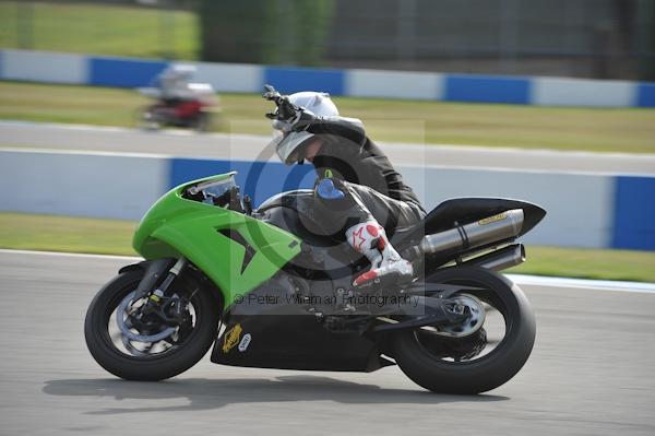 Motorcycle action photographs;Trackday digital images;donington;donington park leicestershire;donington photographs;event digital images;eventdigitalimages;no limits trackday;peter wileman photography;trackday;trackday photos