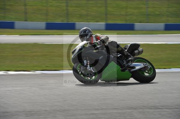Motorcycle action photographs;Trackday digital images;donington;donington park leicestershire;donington photographs;event digital images;eventdigitalimages;no limits trackday;peter wileman photography;trackday;trackday photos