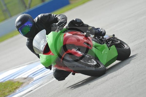 Motorcycle action photographs;Trackday digital images;donington;donington park leicestershire;donington photographs;event digital images;eventdigitalimages;no limits trackday;peter wileman photography;trackday;trackday photos