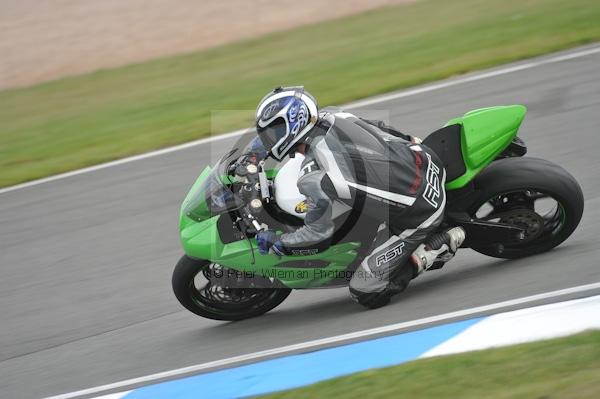 Motorcycle action photographs;Trackday digital images;donington;donington park leicestershire;donington photographs;event digital images;eventdigitalimages;no limits trackday;peter wileman photography;trackday;trackday photos