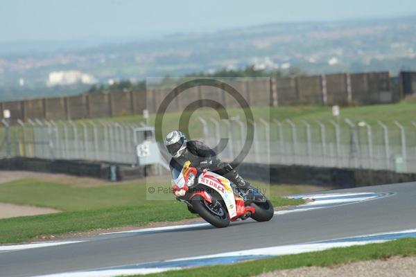 Motorcycle action photographs;Trackday digital images;donington;donington park leicestershire;donington photographs;event digital images;eventdigitalimages;no limits trackday;peter wileman photography;trackday;trackday photos