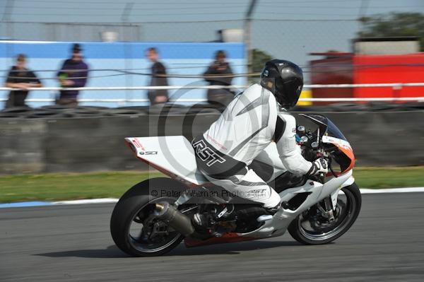 Motorcycle action photographs;Trackday digital images;donington;donington park leicestershire;donington photographs;event digital images;eventdigitalimages;no limits trackday;peter wileman photography;trackday;trackday photos