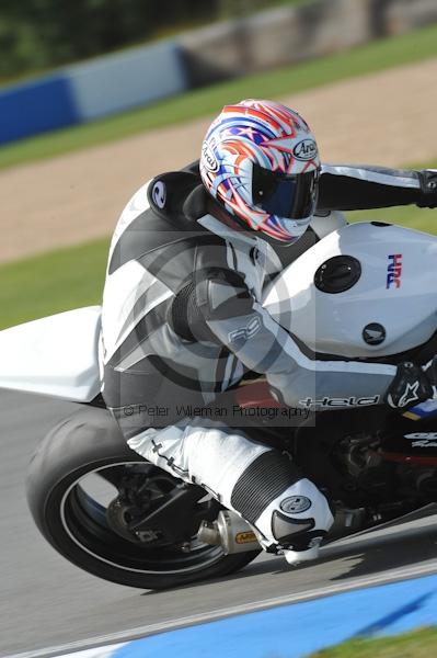 Motorcycle action photographs;Trackday digital images;donington;donington park leicestershire;donington photographs;event digital images;eventdigitalimages;no limits trackday;peter wileman photography;trackday;trackday photos