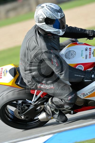 Motorcycle action photographs;Trackday digital images;donington;donington park leicestershire;donington photographs;event digital images;eventdigitalimages;no limits trackday;peter wileman photography;trackday;trackday photos
