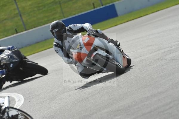 Motorcycle action photographs;Trackday digital images;donington;donington park leicestershire;donington photographs;event digital images;eventdigitalimages;no limits trackday;peter wileman photography;trackday;trackday photos