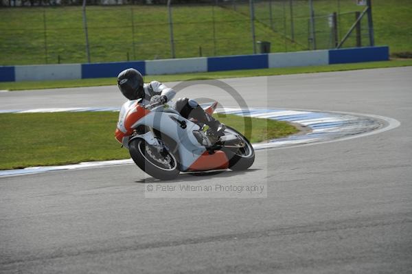 Motorcycle action photographs;Trackday digital images;donington;donington park leicestershire;donington photographs;event digital images;eventdigitalimages;no limits trackday;peter wileman photography;trackday;trackday photos