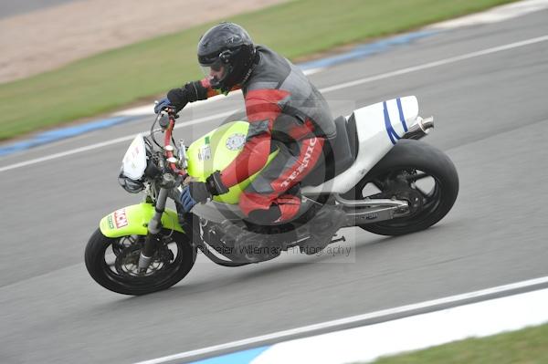 Motorcycle action photographs;Trackday digital images;donington;donington park leicestershire;donington photographs;event digital images;eventdigitalimages;no limits trackday;peter wileman photography;trackday;trackday photos