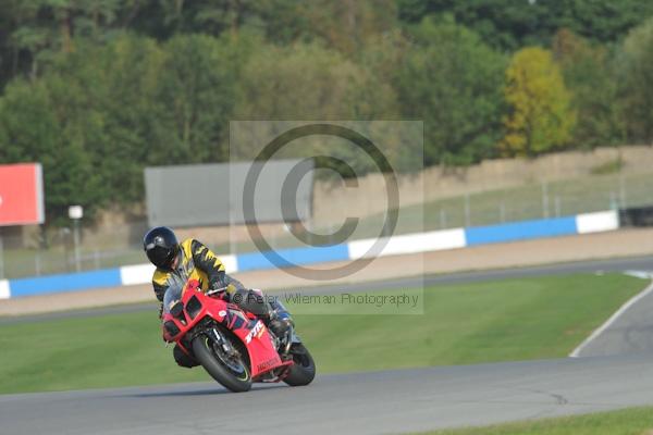 Motorcycle action photographs;Trackday digital images;donington;donington park leicestershire;donington photographs;event digital images;eventdigitalimages;no limits trackday;peter wileman photography;trackday;trackday photos