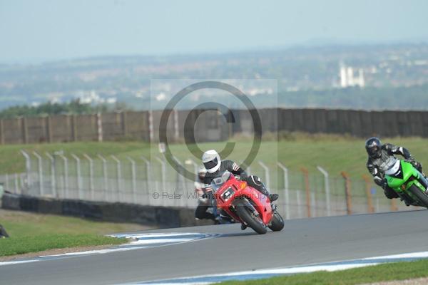 Motorcycle action photographs;Trackday digital images;donington;donington park leicestershire;donington photographs;event digital images;eventdigitalimages;no limits trackday;peter wileman photography;trackday;trackday photos