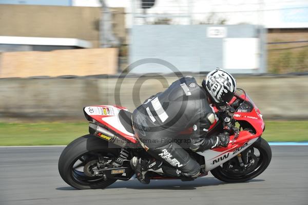 Motorcycle action photographs;Trackday digital images;donington;donington park leicestershire;donington photographs;event digital images;eventdigitalimages;no limits trackday;peter wileman photography;trackday;trackday photos