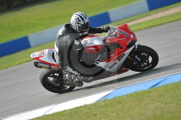 Motorcycle action photographs;Trackday digital images;donington;donington park leicestershire;donington photographs;event digital images;eventdigitalimages;no limits trackday;peter wileman photography;trackday;trackday photos