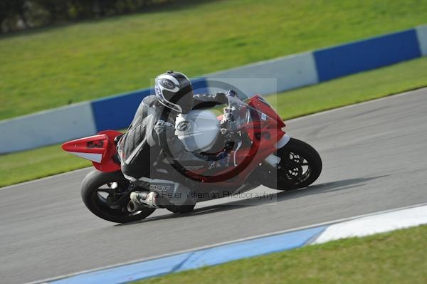 Motorcycle action photographs;Trackday digital images;donington;donington park leicestershire;donington photographs;event digital images;eventdigitalimages;no limits trackday;peter wileman photography;trackday;trackday photos