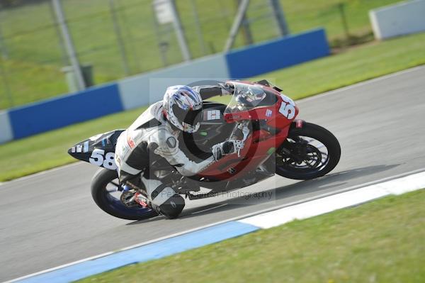 Motorcycle action photographs;Trackday digital images;donington;donington park leicestershire;donington photographs;event digital images;eventdigitalimages;no limits trackday;peter wileman photography;trackday;trackday photos