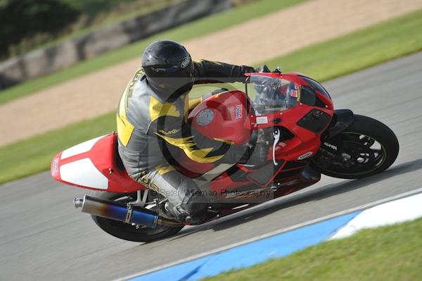 Motorcycle action photographs;Trackday digital images;donington;donington park leicestershire;donington photographs;event digital images;eventdigitalimages;no limits trackday;peter wileman photography;trackday;trackday photos