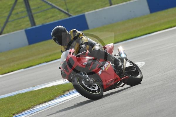 Motorcycle action photographs;Trackday digital images;donington;donington park leicestershire;donington photographs;event digital images;eventdigitalimages;no limits trackday;peter wileman photography;trackday;trackday photos
