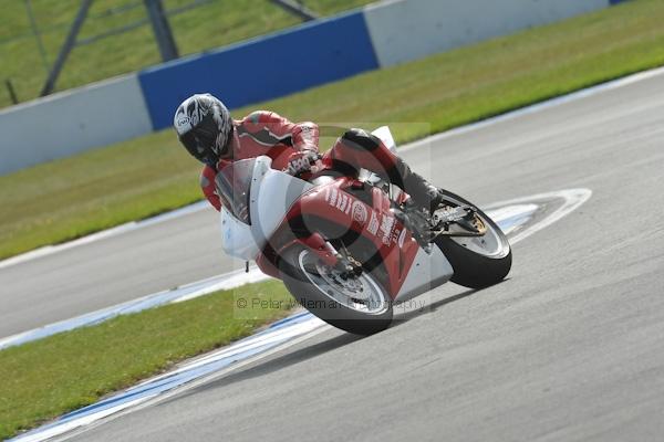 Motorcycle action photographs;Trackday digital images;donington;donington park leicestershire;donington photographs;event digital images;eventdigitalimages;no limits trackday;peter wileman photography;trackday;trackday photos