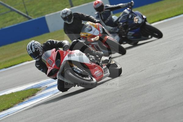 Motorcycle action photographs;Trackday digital images;donington;donington park leicestershire;donington photographs;event digital images;eventdigitalimages;no limits trackday;peter wileman photography;trackday;trackday photos