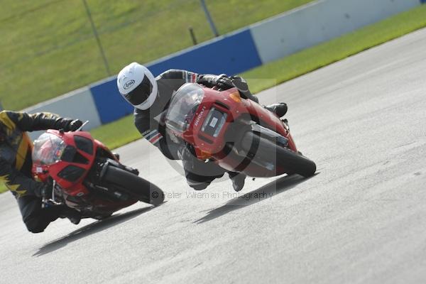 Motorcycle action photographs;Trackday digital images;donington;donington park leicestershire;donington photographs;event digital images;eventdigitalimages;no limits trackday;peter wileman photography;trackday;trackday photos