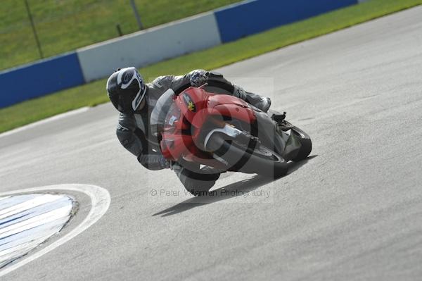 Motorcycle action photographs;Trackday digital images;donington;donington park leicestershire;donington photographs;event digital images;eventdigitalimages;no limits trackday;peter wileman photography;trackday;trackday photos