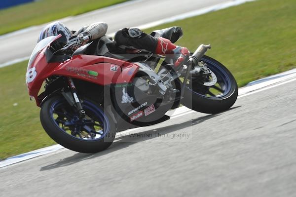 Motorcycle action photographs;Trackday digital images;donington;donington park leicestershire;donington photographs;event digital images;eventdigitalimages;no limits trackday;peter wileman photography;trackday;trackday photos