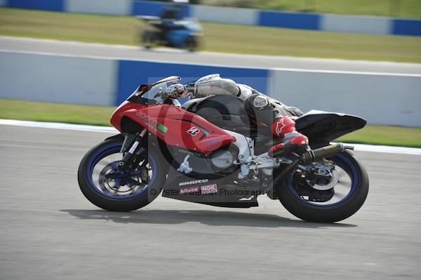 Motorcycle action photographs;Trackday digital images;donington;donington park leicestershire;donington photographs;event digital images;eventdigitalimages;no limits trackday;peter wileman photography;trackday;trackday photos