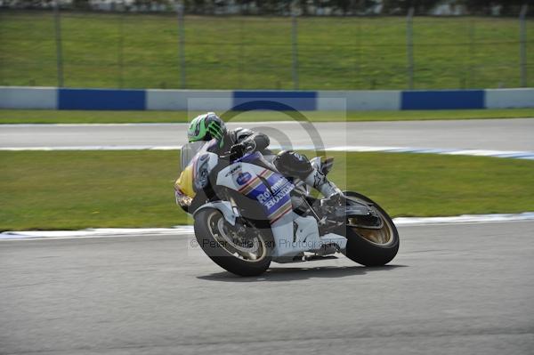 Motorcycle action photographs;Trackday digital images;donington;donington park leicestershire;donington photographs;event digital images;eventdigitalimages;no limits trackday;peter wileman photography;trackday;trackday photos