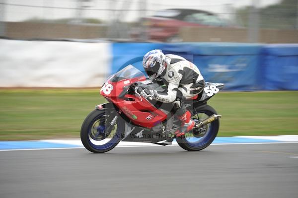 Motorcycle action photographs;Trackday digital images;donington;donington park leicestershire;donington photographs;event digital images;eventdigitalimages;no limits trackday;peter wileman photography;trackday;trackday photos