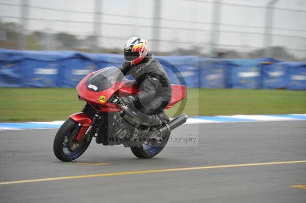 Motorcycle action photographs;Trackday digital images;donington;donington park leicestershire;donington photographs;event digital images;eventdigitalimages;no limits trackday;peter wileman photography;trackday;trackday photos