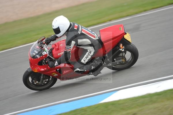 Motorcycle action photographs;Trackday digital images;donington;donington park leicestershire;donington photographs;event digital images;eventdigitalimages;no limits trackday;peter wileman photography;trackday;trackday photos