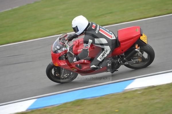 Motorcycle action photographs;Trackday digital images;donington;donington park leicestershire;donington photographs;event digital images;eventdigitalimages;no limits trackday;peter wileman photography;trackday;trackday photos