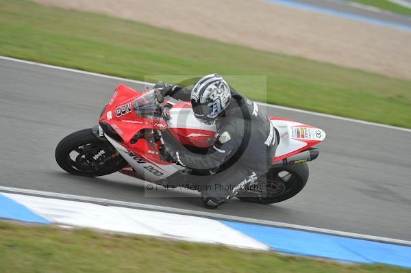 Motorcycle action photographs;Trackday digital images;donington;donington park leicestershire;donington photographs;event digital images;eventdigitalimages;no limits trackday;peter wileman photography;trackday;trackday photos