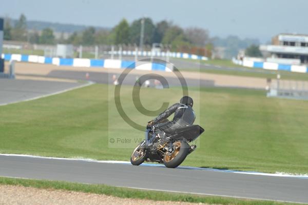 Motorcycle action photographs;Trackday digital images;donington;donington park leicestershire;donington photographs;event digital images;eventdigitalimages;no limits trackday;peter wileman photography;trackday;trackday photos