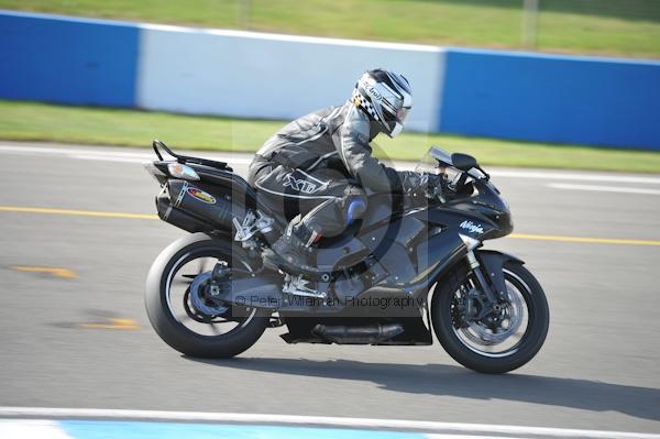 Motorcycle action photographs;Trackday digital images;donington;donington park leicestershire;donington photographs;event digital images;eventdigitalimages;no limits trackday;peter wileman photography;trackday;trackday photos