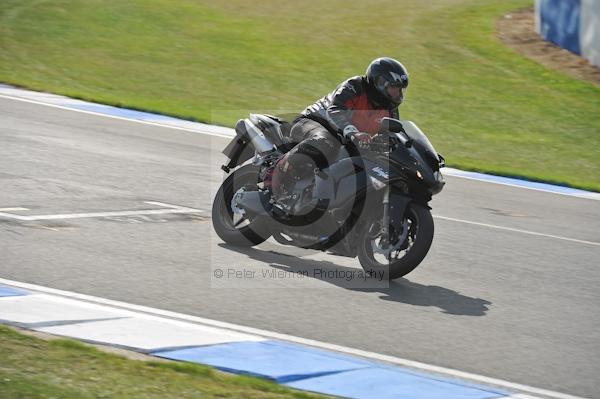 Motorcycle action photographs;Trackday digital images;donington;donington park leicestershire;donington photographs;event digital images;eventdigitalimages;no limits trackday;peter wileman photography;trackday;trackday photos