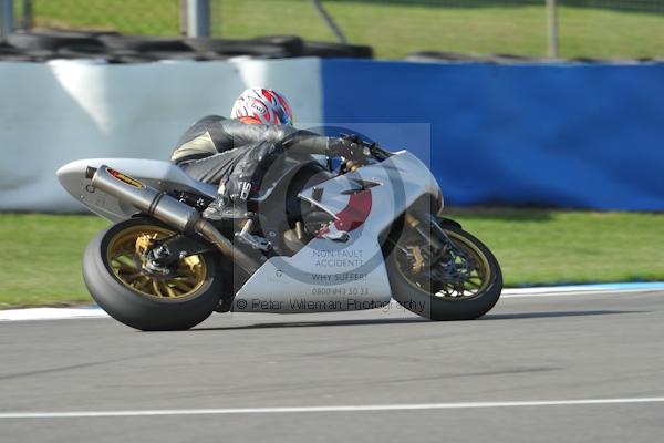 Motorcycle action photographs;Trackday digital images;donington;donington park leicestershire;donington photographs;event digital images;eventdigitalimages;no limits trackday;peter wileman photography;trackday;trackday photos