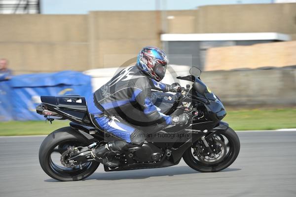 Motorcycle action photographs;Trackday digital images;donington;donington park leicestershire;donington photographs;event digital images;eventdigitalimages;no limits trackday;peter wileman photography;trackday;trackday photos