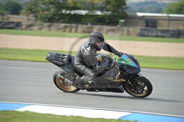 Motorcycle action photographs;Trackday digital images;donington;donington park leicestershire;donington photographs;event digital images;eventdigitalimages;no limits trackday;peter wileman photography;trackday;trackday photos