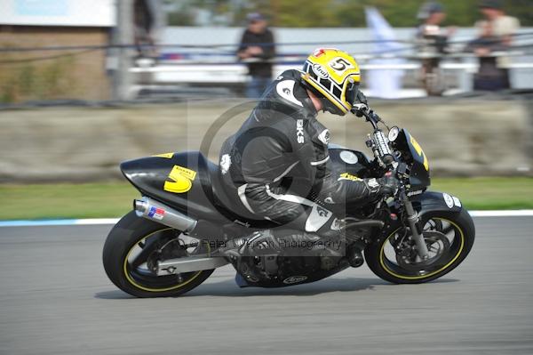 Motorcycle action photographs;Trackday digital images;donington;donington park leicestershire;donington photographs;event digital images;eventdigitalimages;no limits trackday;peter wileman photography;trackday;trackday photos